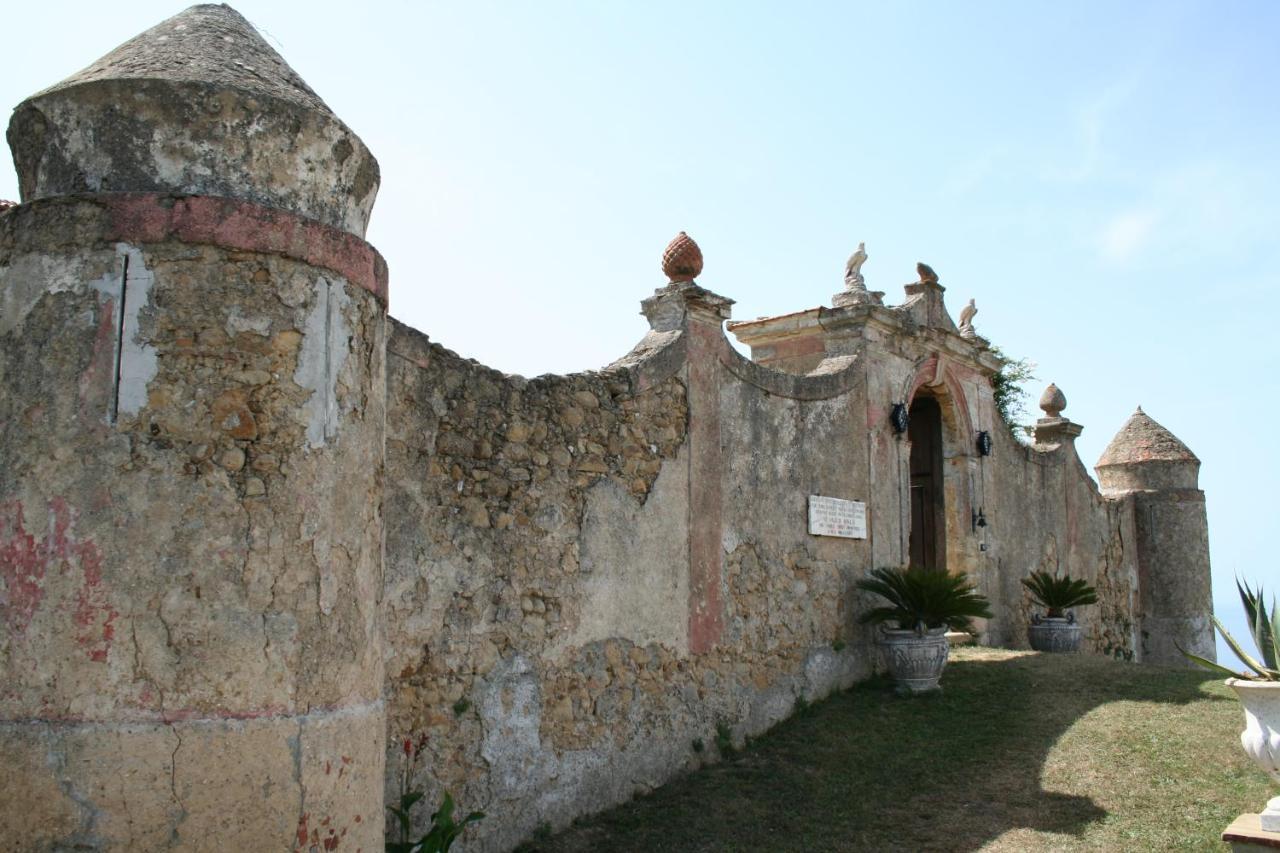 Antico Maniero Palinuro Acomodação com café da manhã Centola Exterior foto